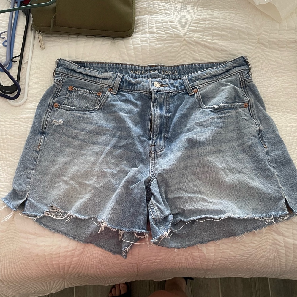 American E shorts